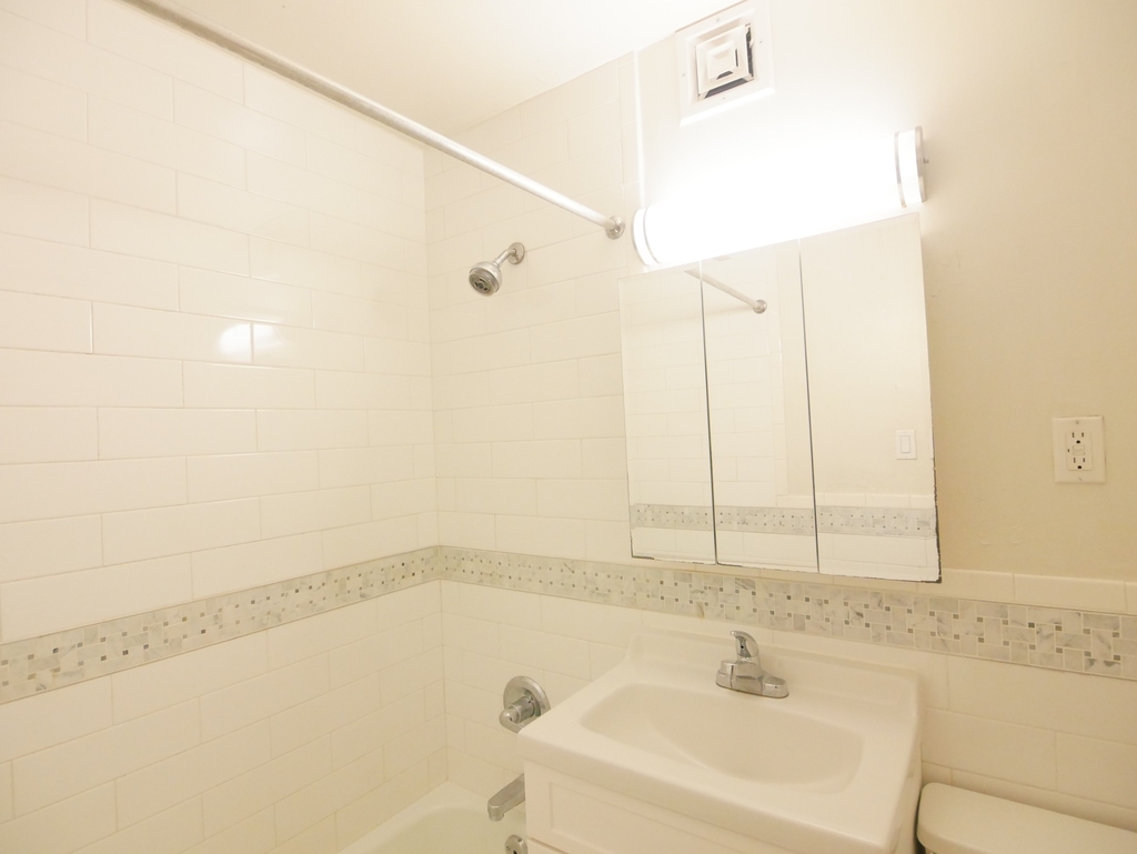 427 East 76th Street - Photo 4