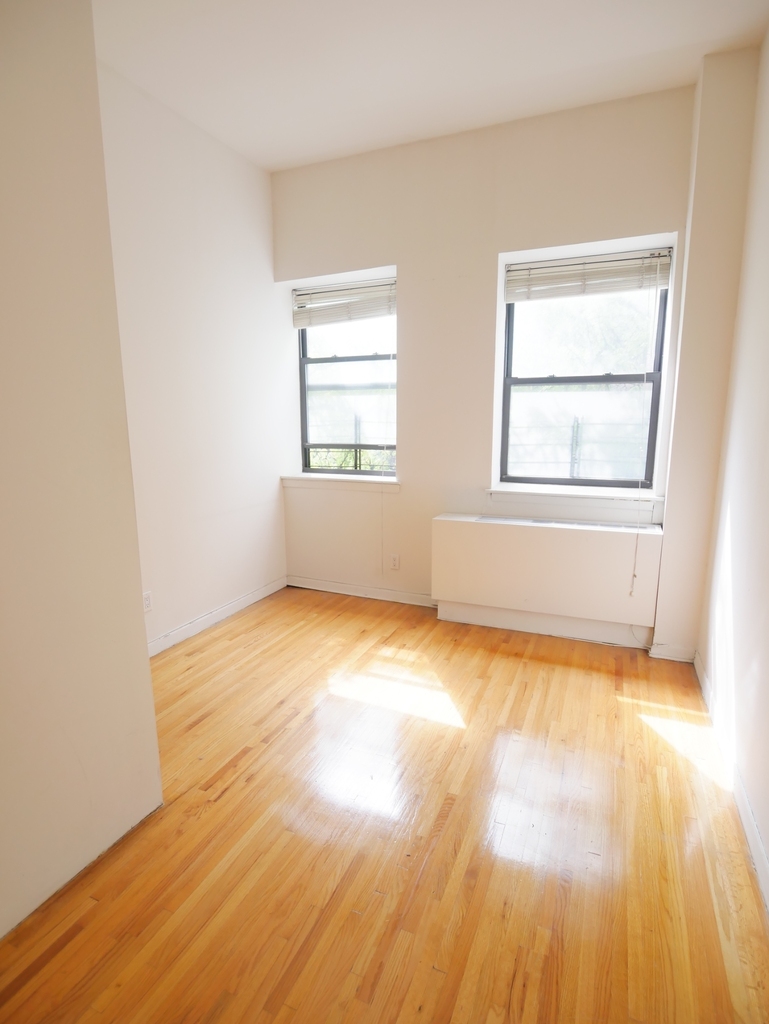427 East 76th Street - Photo 11