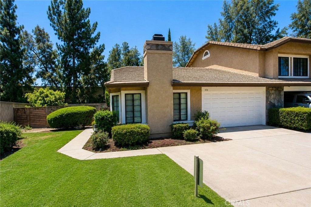 970 Sandstone - Photo 0