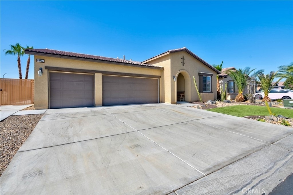 83737 Andes Court - Photo 1