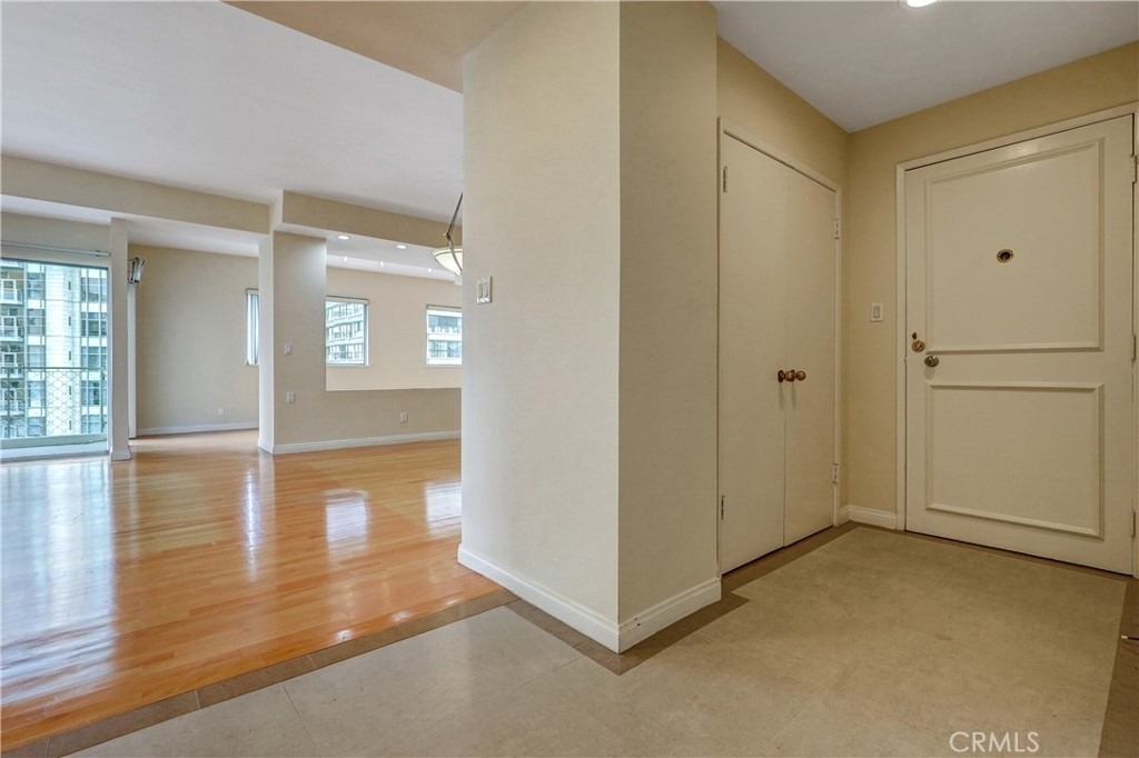 10787 Wilshire - Photo 4