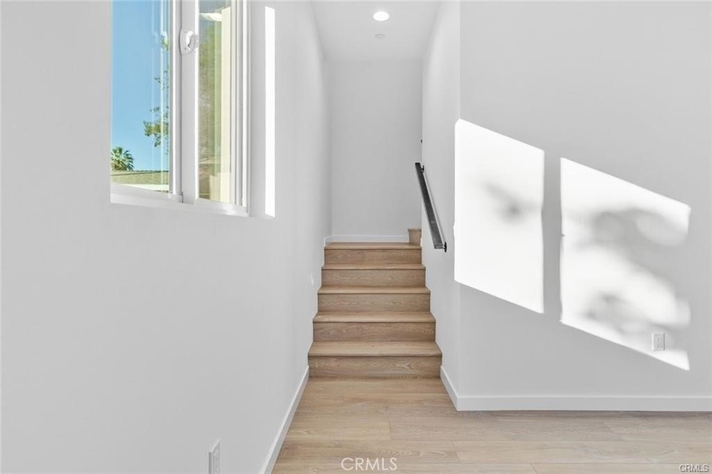 6846 Cedros Avenue - Photo 10