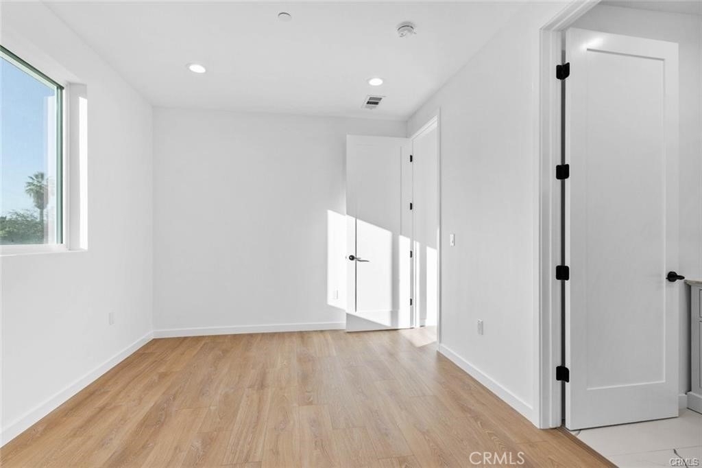 6846 Cedros Avenue - Photo 21