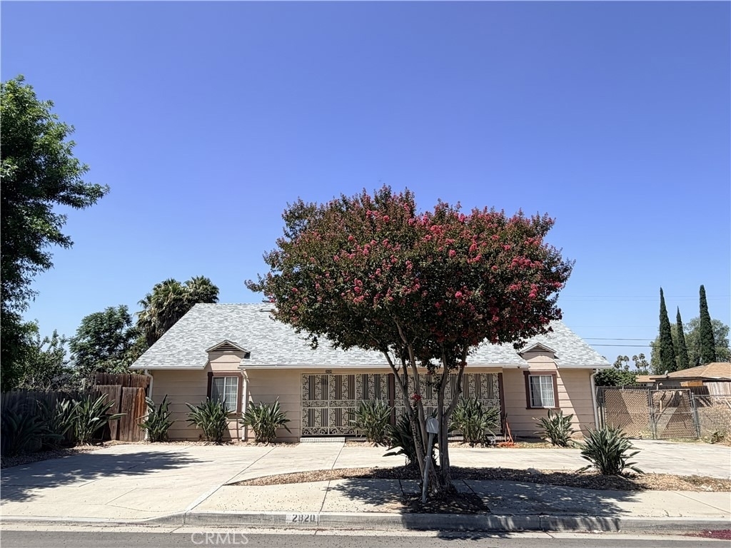 2820 Madison - Photo 2