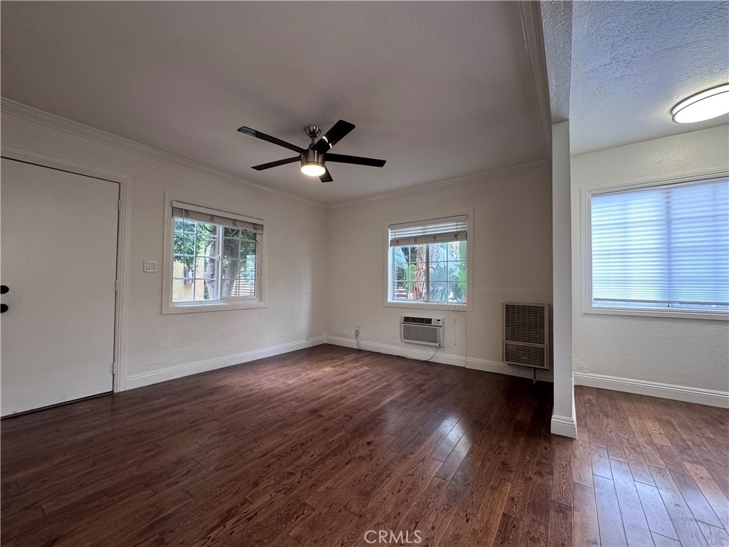 1325 Douglas Street - Photo 4