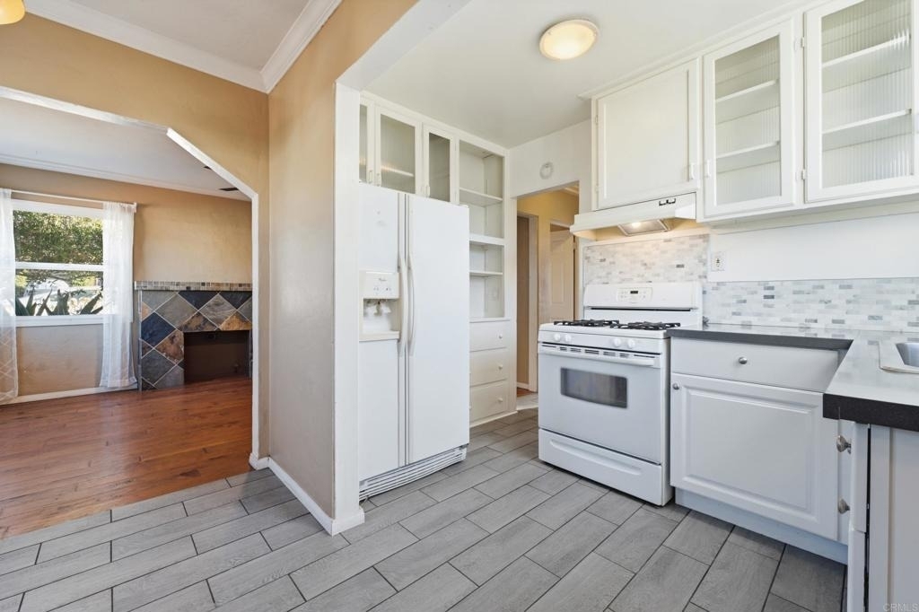 7620 Saranac Avenue - Photo 2