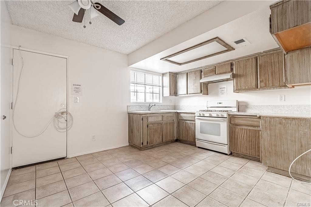 415 W Center Street - Photo 7