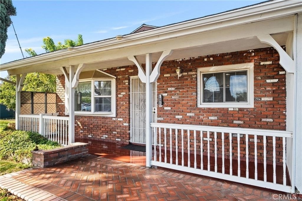 1088 Peaceful Dr - Photo 0
