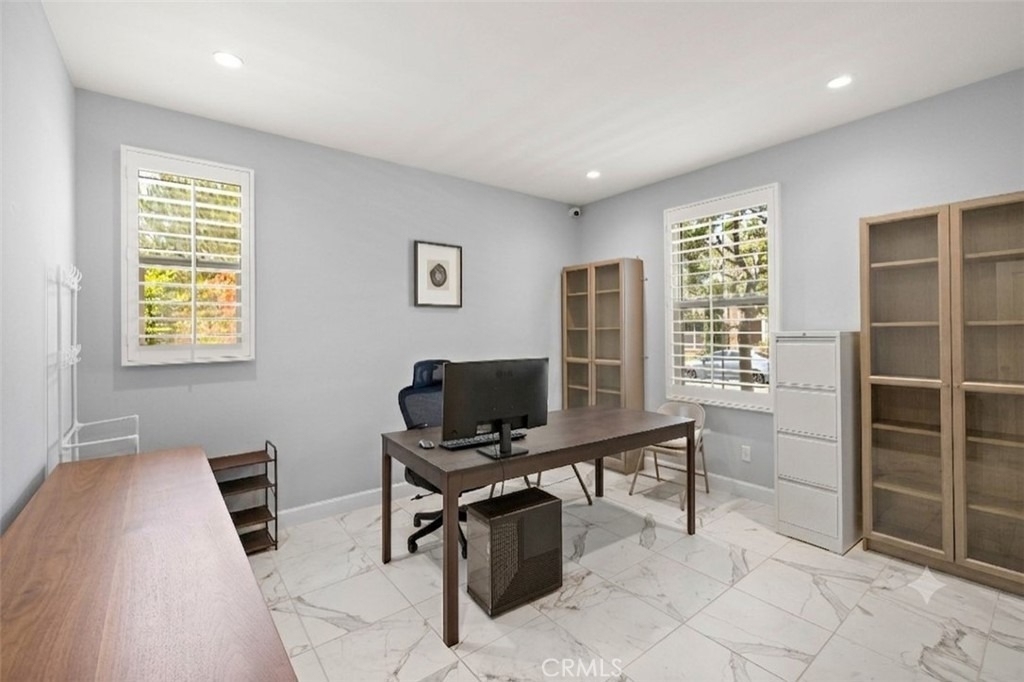 72 Henson - Photo 8