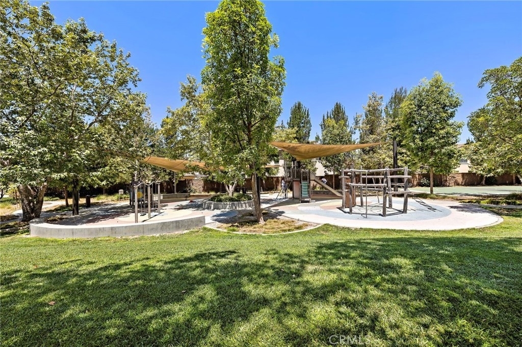 72 Henson - Photo 22