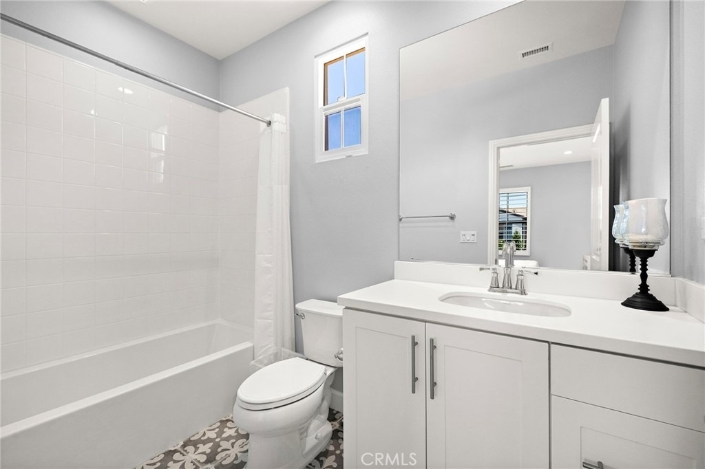 72 Henson - Photo 18