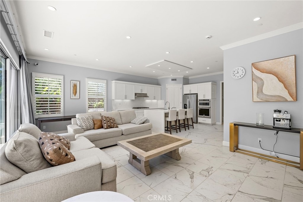 72 Henson - Photo 6