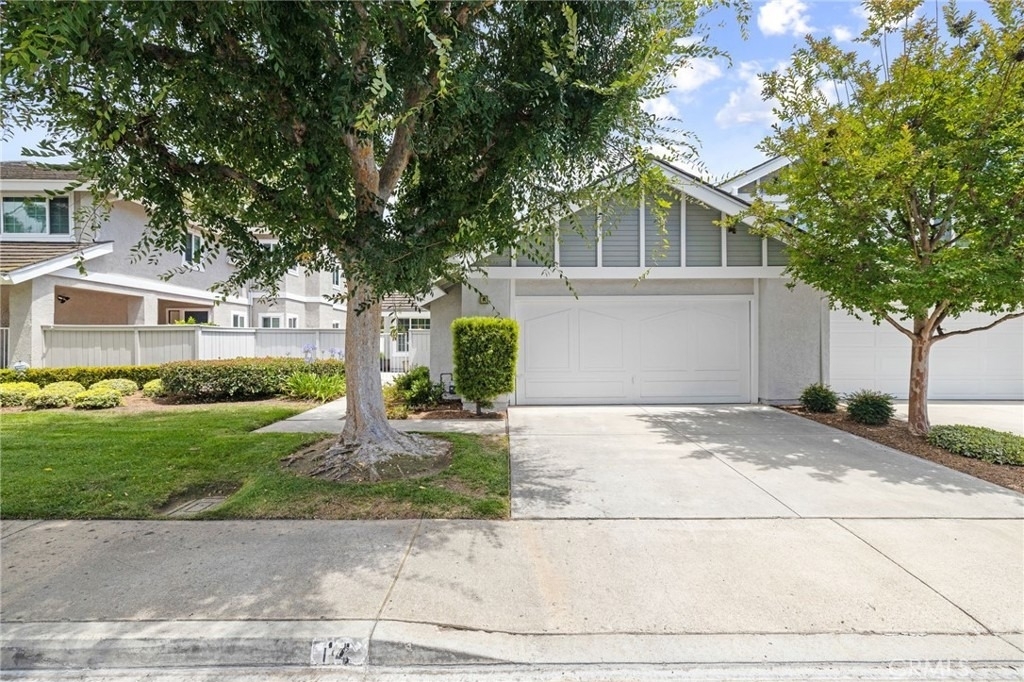 14 Aldergrove - Photo 0