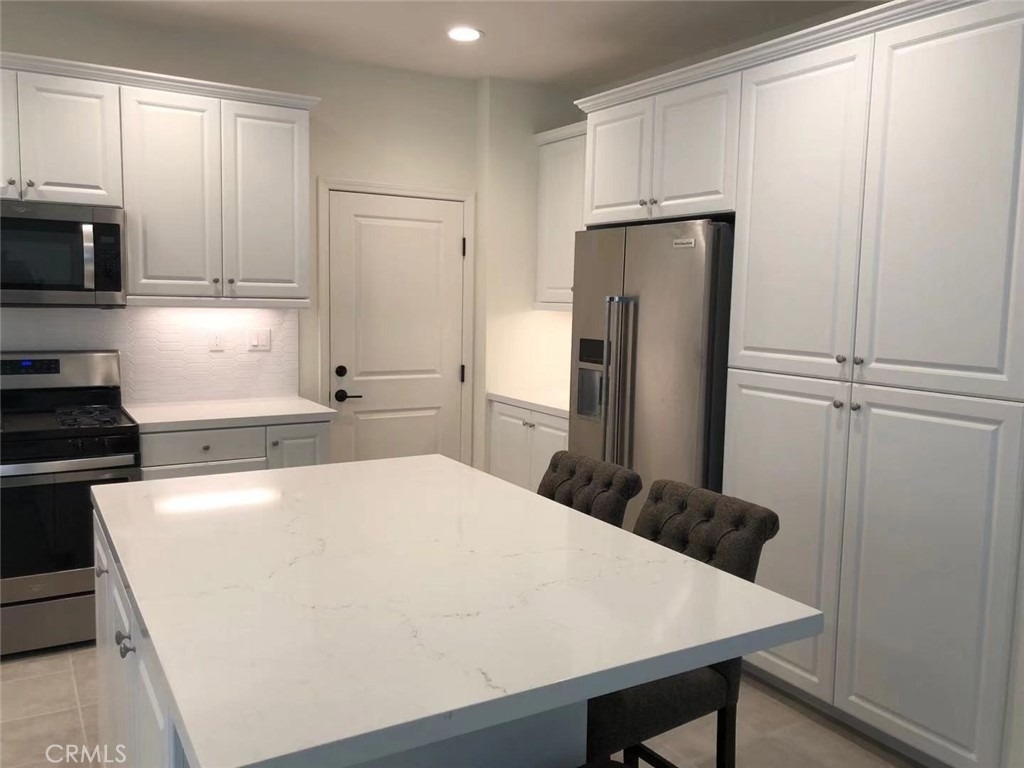 105 Henson - Photo 3