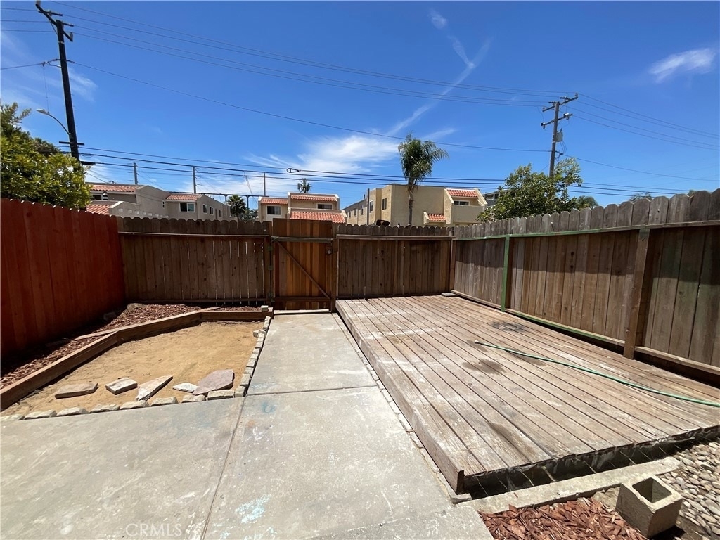 201 Joliet Avenue - Photo 30