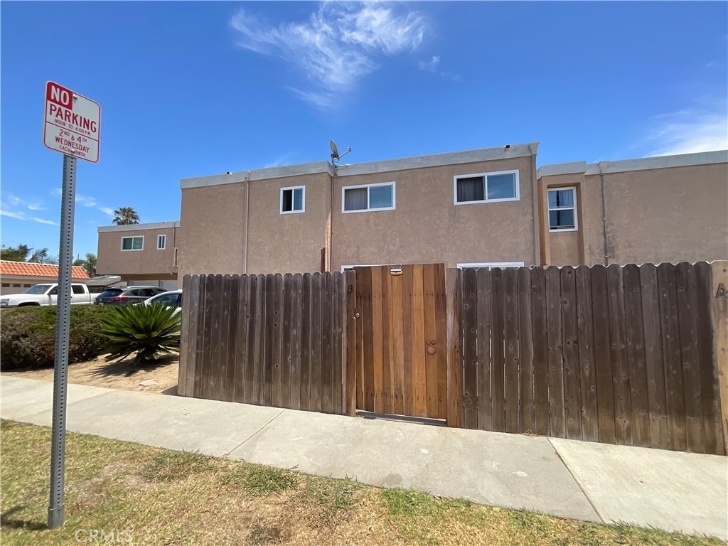 201 Joliet Avenue - Photo 1
