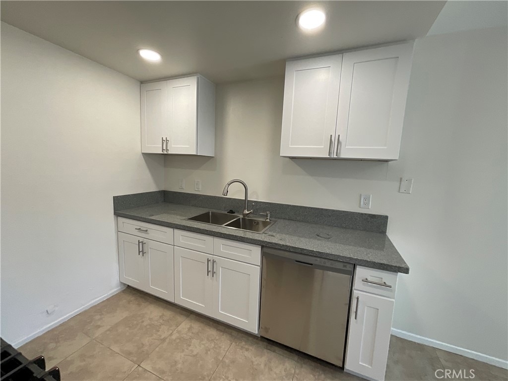 201 Joliet Avenue - Photo 16