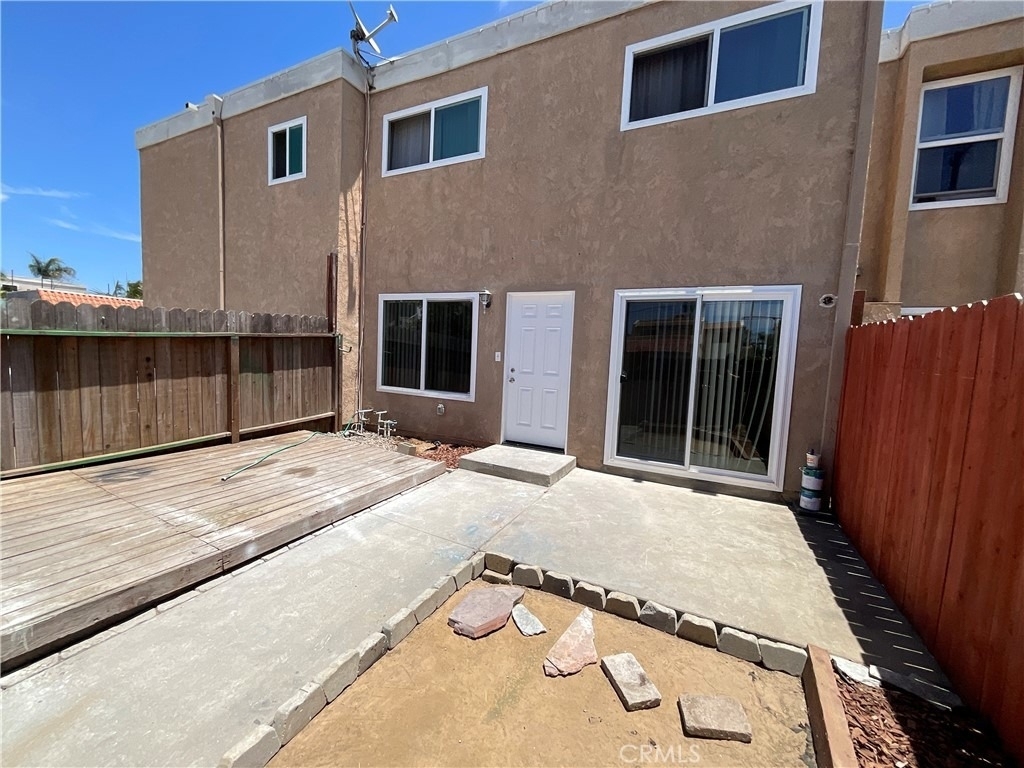 201 Joliet Avenue - Photo 2