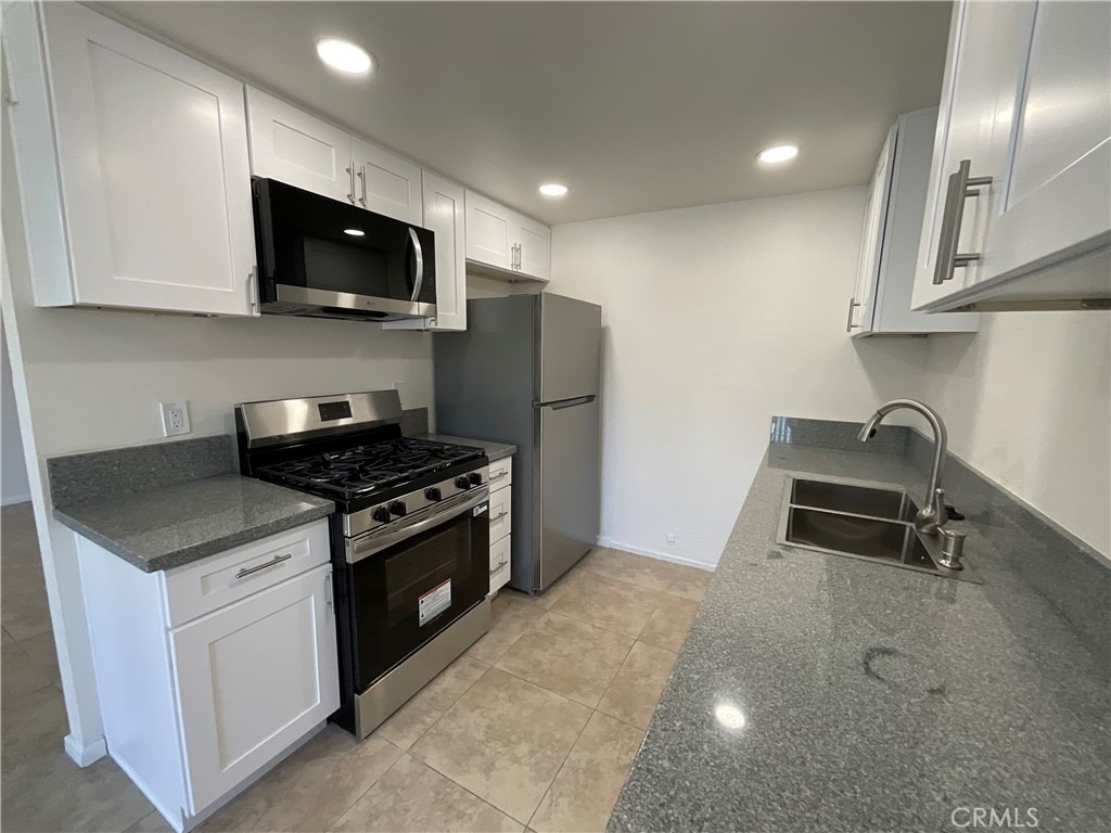 201 Joliet Avenue - Photo 14