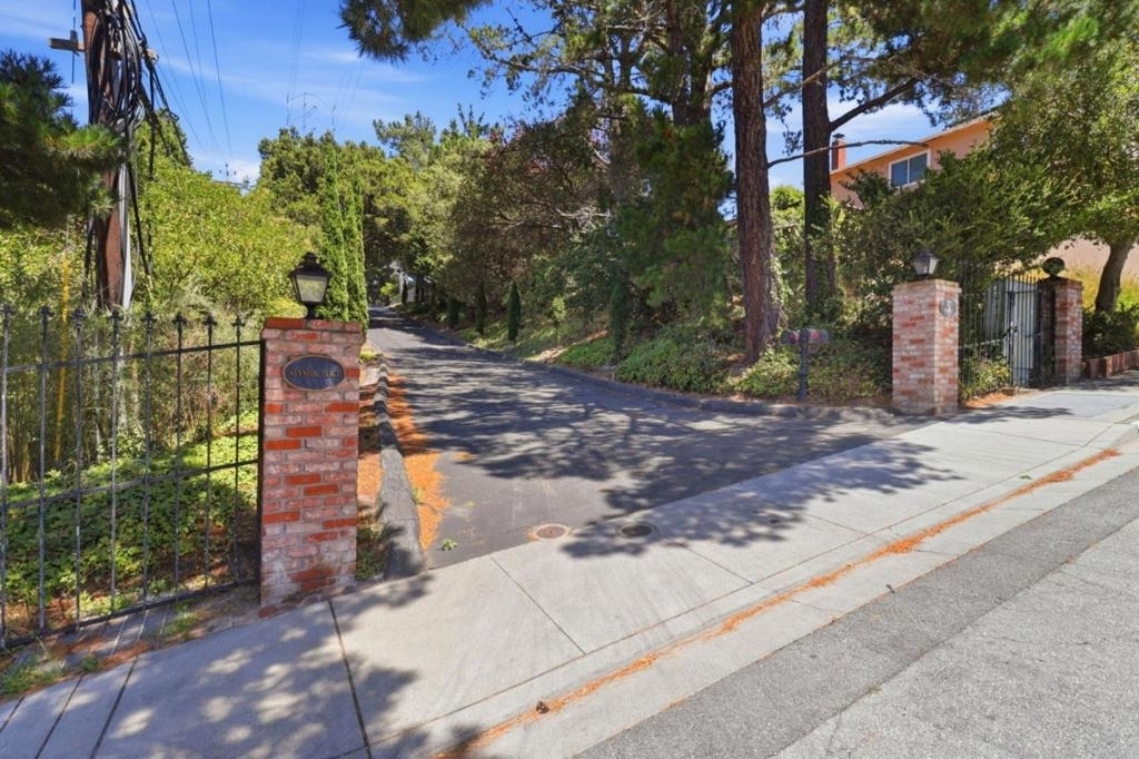 3 Kennedy Place - Photo 3