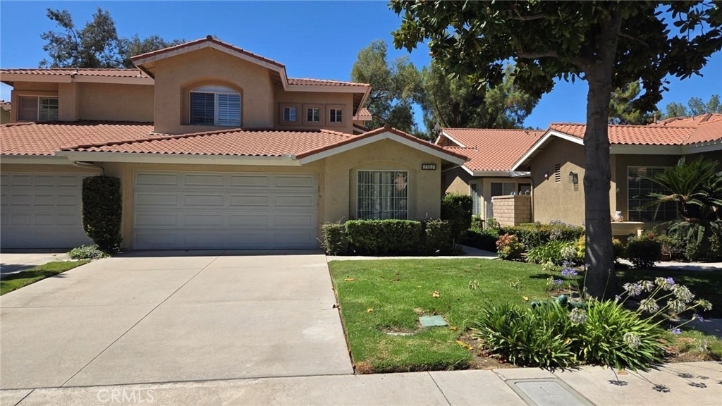 1520 Upland Hills S - Photo 0