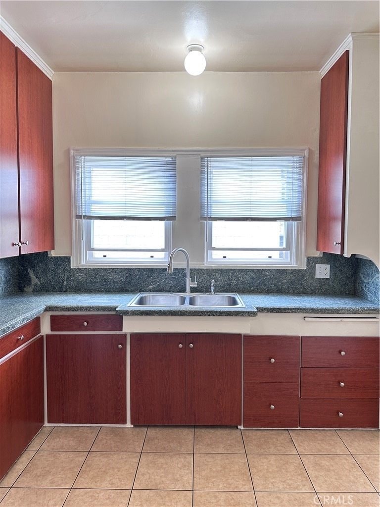 204 E Maple - Photo 6