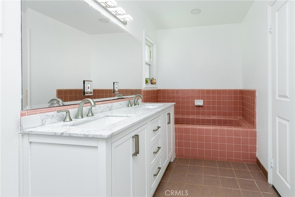 6401 Hubbard - Photo 13