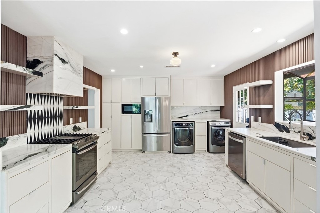 5650 Maynard - Photo 11