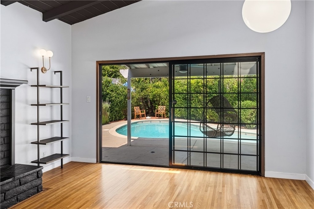 5650 Maynard - Photo 8