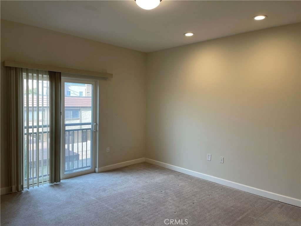 28 N 3rd - Photo 2