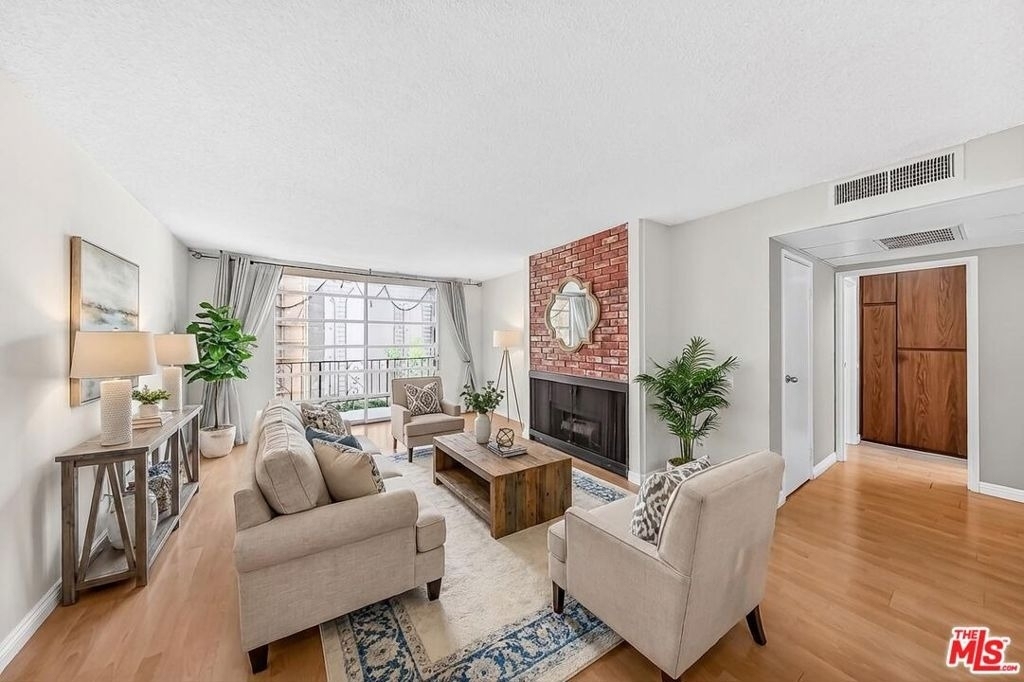 421 S La Fayette Park Place - Photo 0