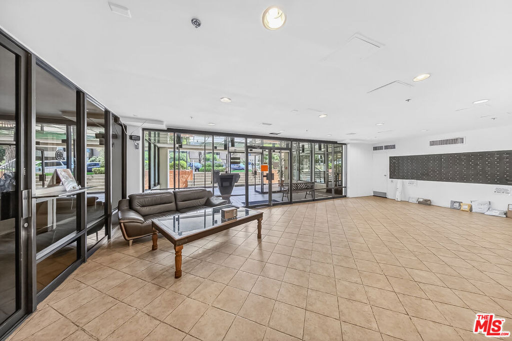 421 S La Fayette Park Place - Photo 8