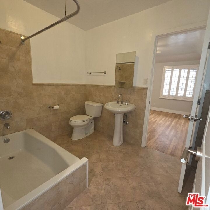 418 S Roxbury Drive - Photo 25