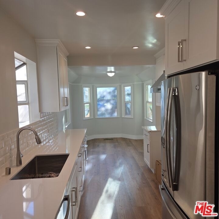 418 S Roxbury Drive - Photo 13