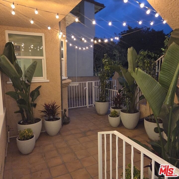 418 S Roxbury Drive - Photo 5