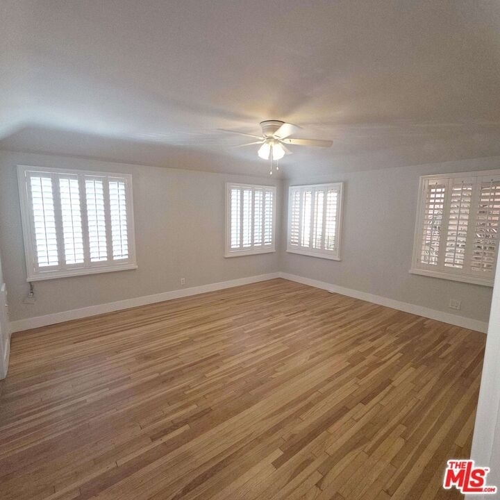 418 S Roxbury Drive - Photo 15