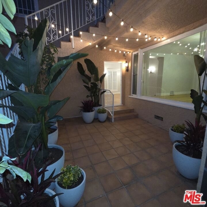 418 S Roxbury Drive - Photo 5