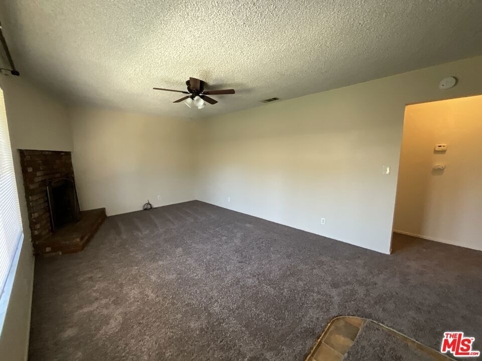 1440 Calhoun Court - Photo 4