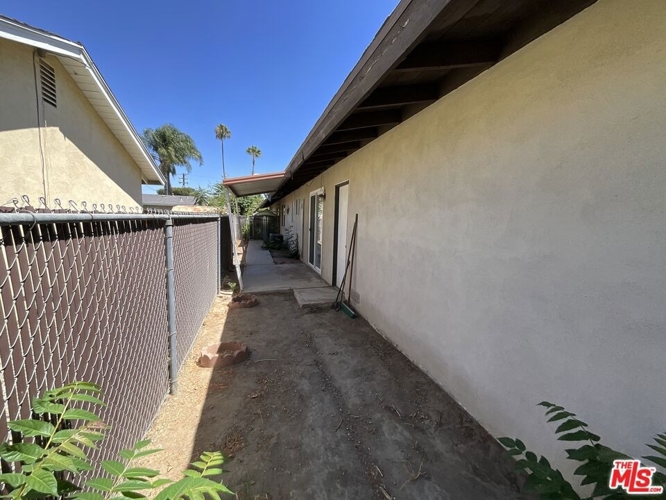 1440 Calhoun Court - Photo 11