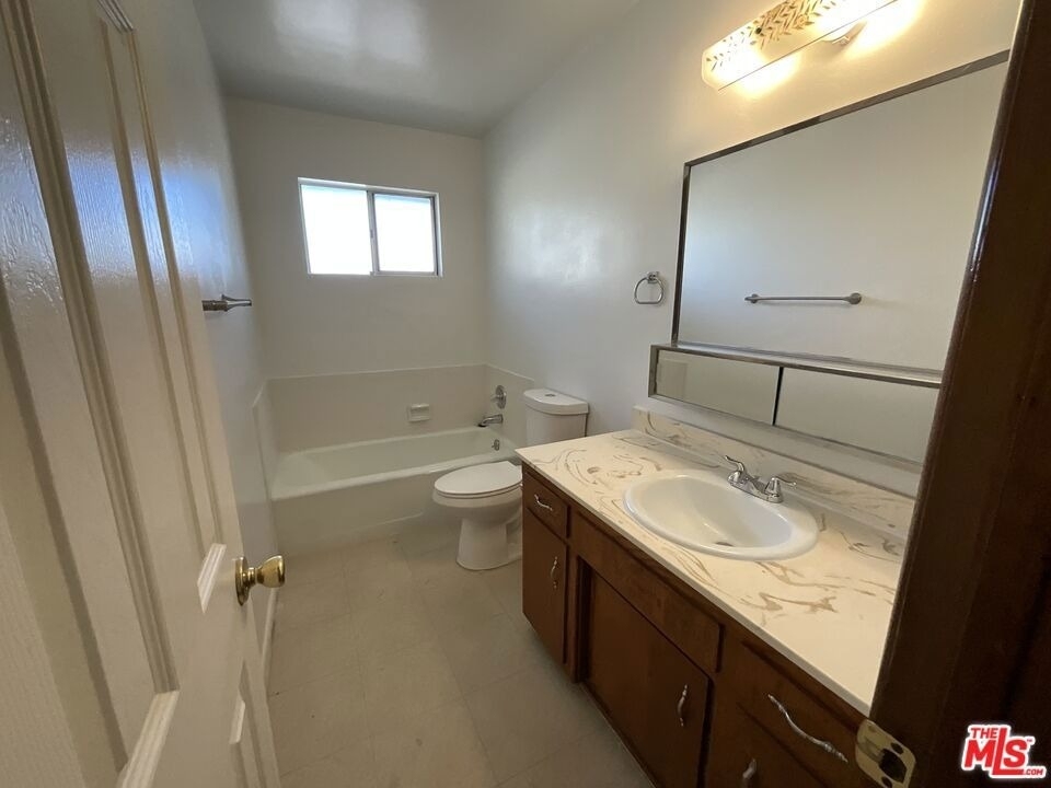 1440 Calhoun Court - Photo 9