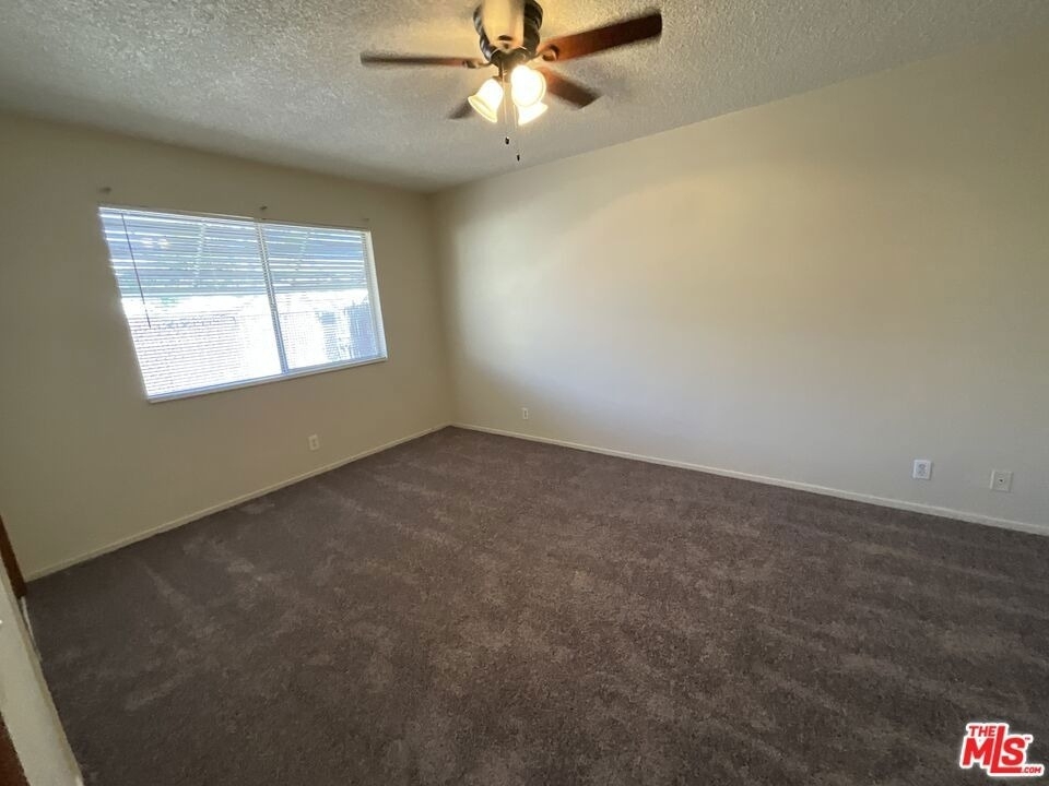 1440 Calhoun Court - Photo 5