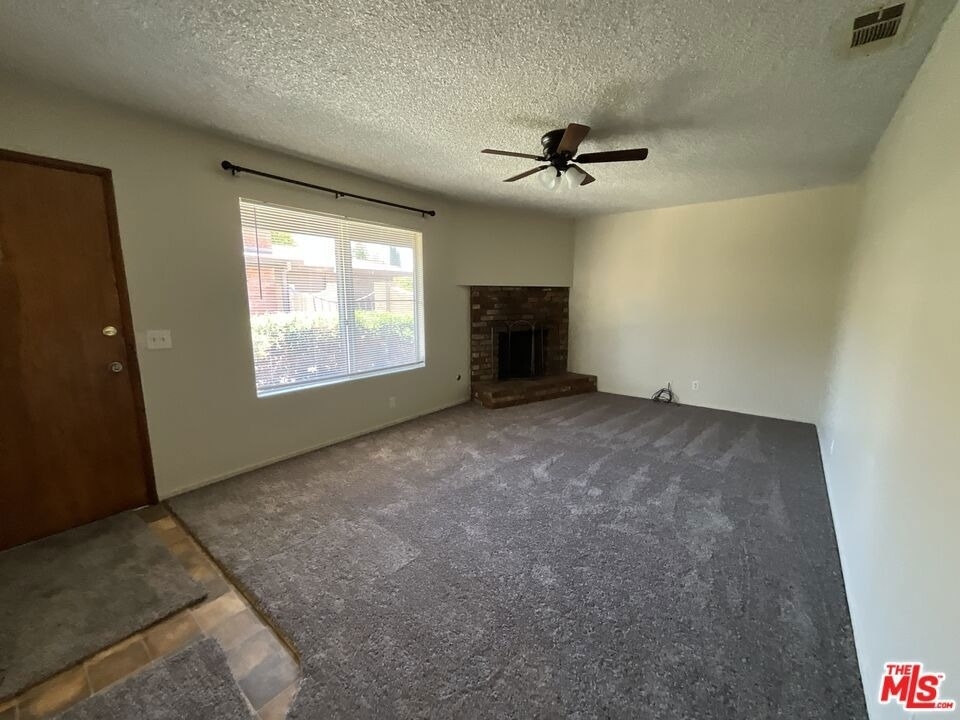 1440 Calhoun Court - Photo 1