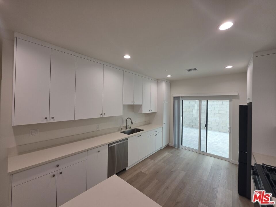 6748 Ben Avenue - Photo 16