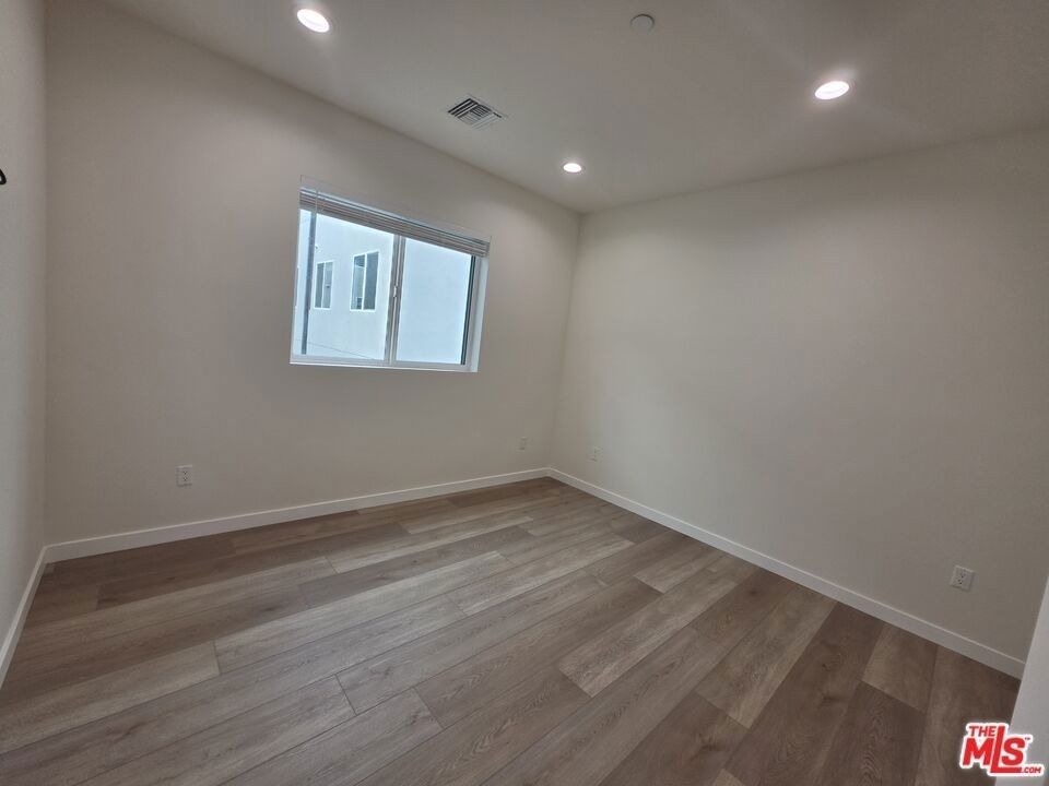 6748 Ben Avenue - Photo 11