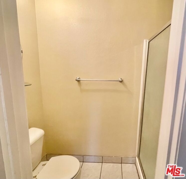 18307 Burbank Boulevard - Photo 11