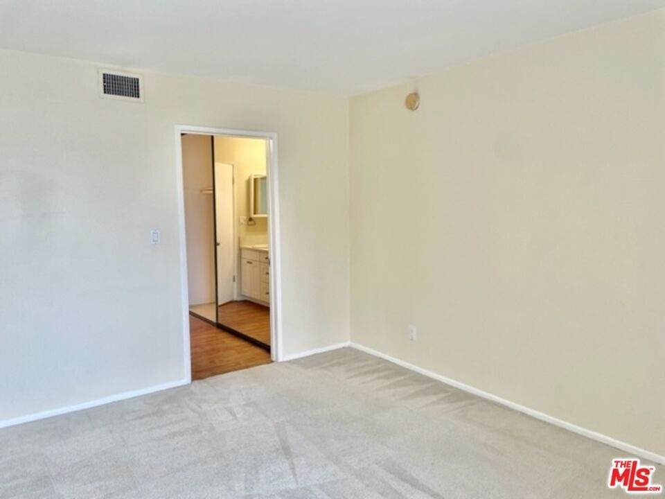 18307 Burbank Boulevard - Photo 9