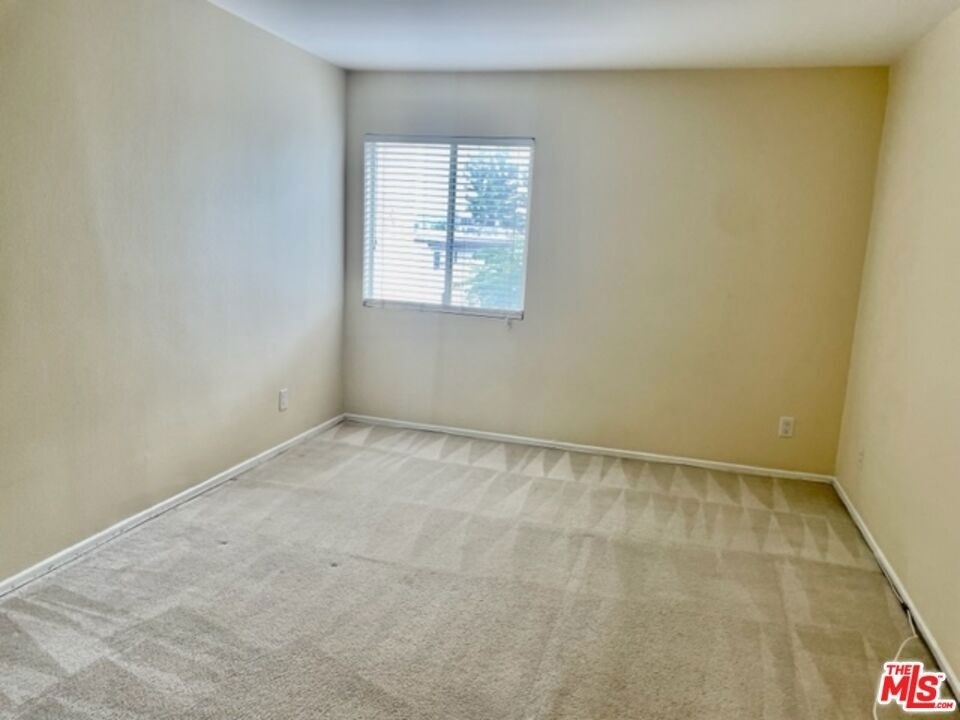 18307 Burbank Boulevard - Photo 13