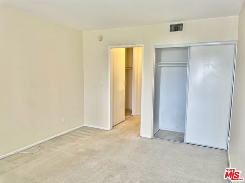 18307 Burbank Boulevard - Photo 14