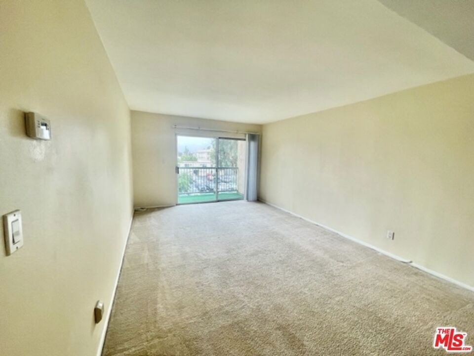 18307 Burbank Boulevard - Photo 6