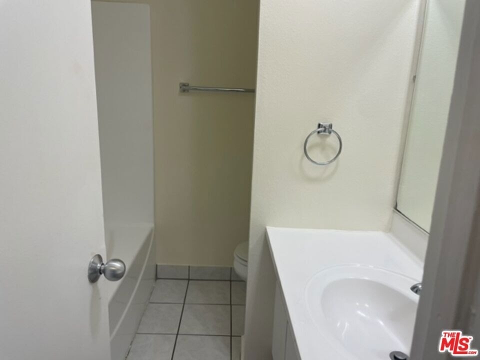 18307 Burbank Boulevard - Photo 16